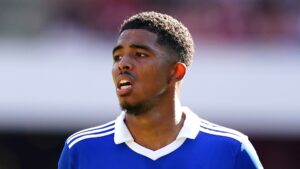 โฟฟาน่าเข้ารับ