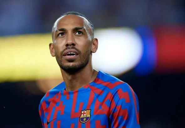 กองหน้าย้าย