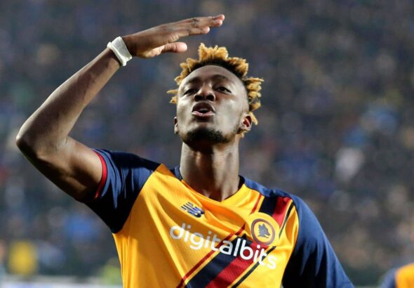 กองหน้าห้าคน