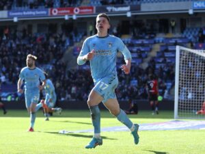 แข่งขันชิงแชมป์ 